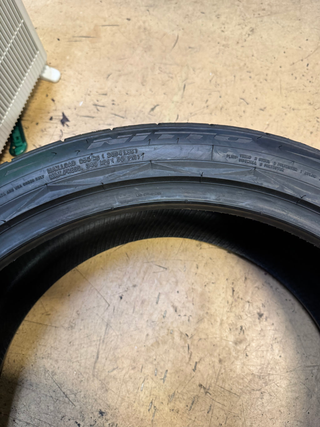 NITTO NT420V BSW P 285 35 22 106W XL ALL SEASON TIRE 206760