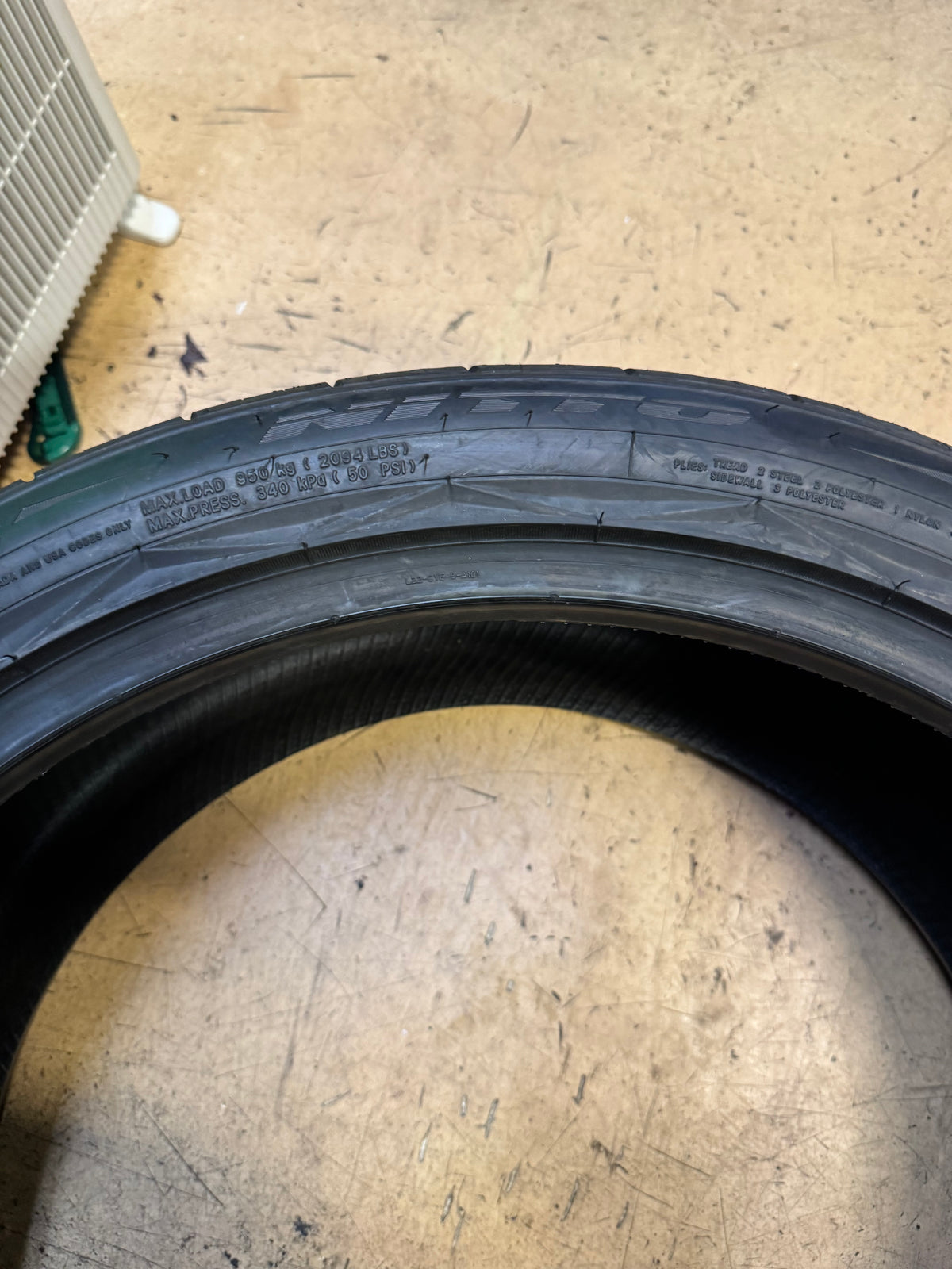 NITTO NT420V BSW P 285 35 22 106W XL ALL SEASON TIRE 206760