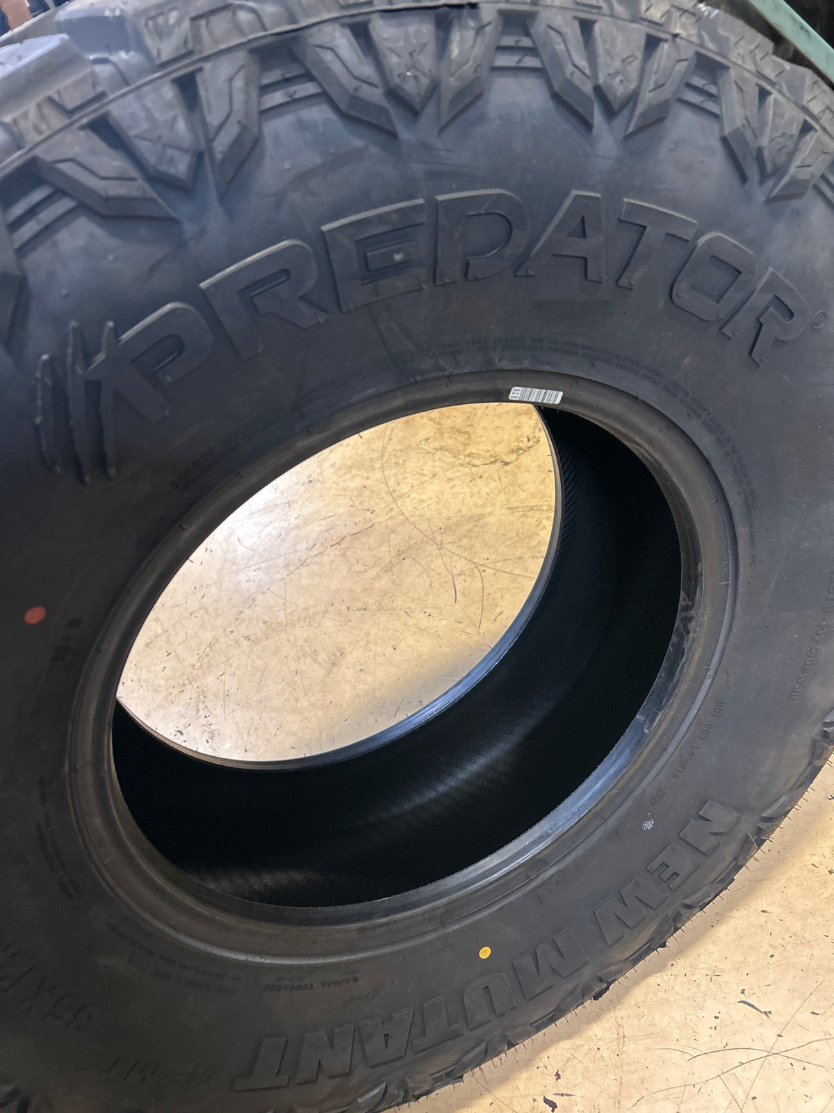 PREDATOR NEW MUTANT X-MT BSW LT35 12.5 17 121R 10PLY M/T TIRE NPRXMT04