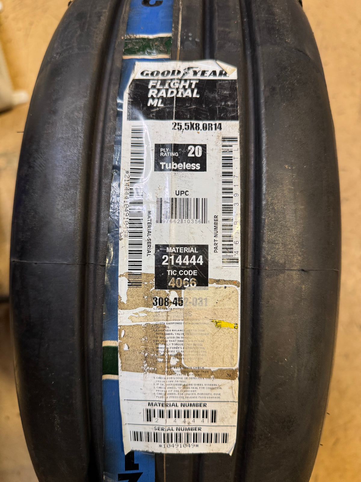 NOS GOODYEAR FLIGHT RADIAL ML BSW  25.5 8 14 20PLY AIRCRAFT TIRE 461B-3917-TL