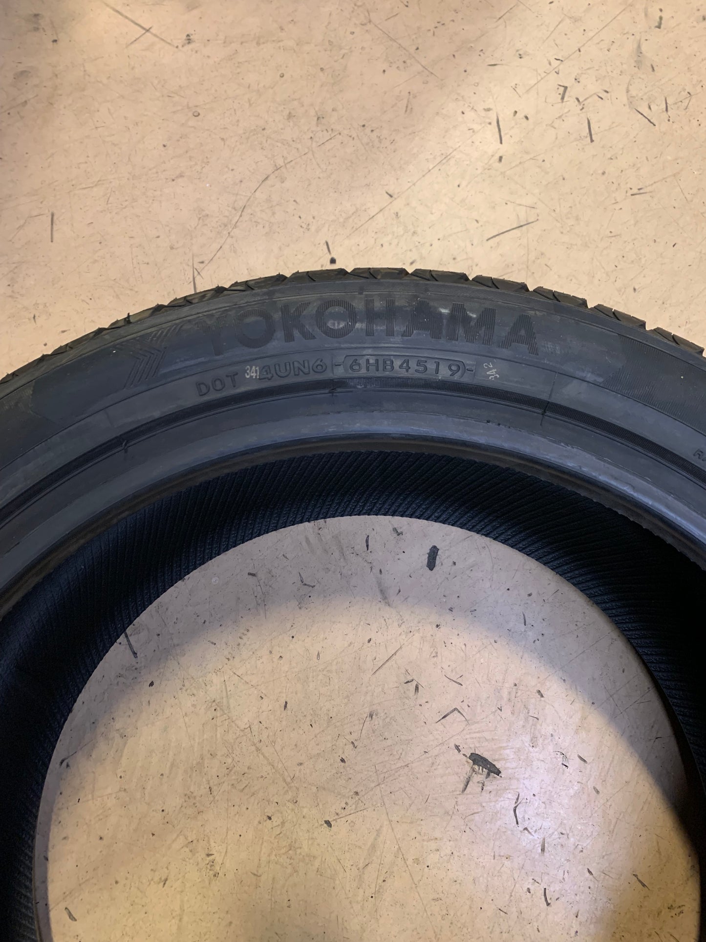 NOS YOKOHAMA AVID ASCEND GT BSW P  255 45 19 100V ALL SEASON TIRE 110132749
