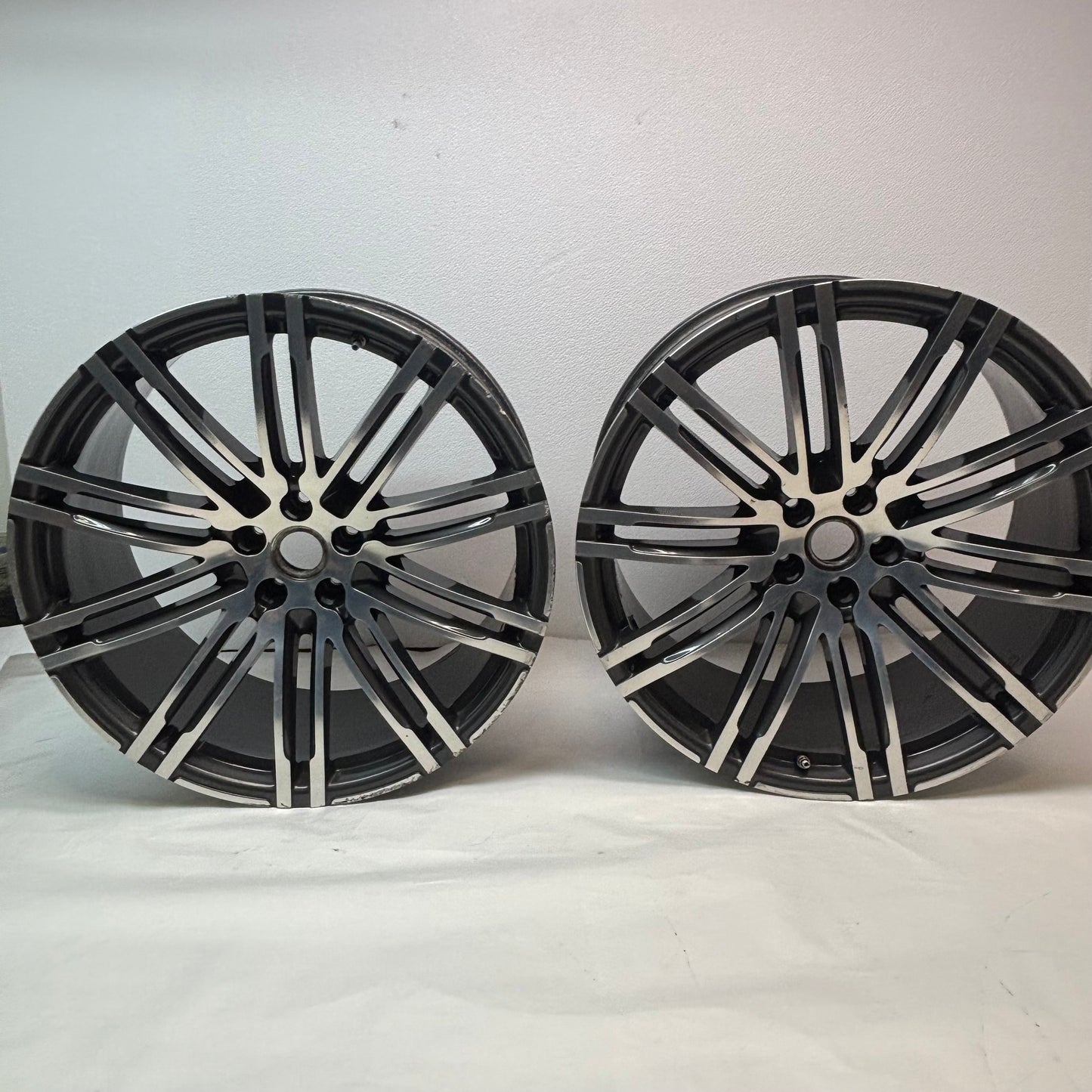GENUINE PORSCHE MACAN 21 INCH STAGGERED SET F:21X9 ET26 R:21X10 ET26 WHEELS