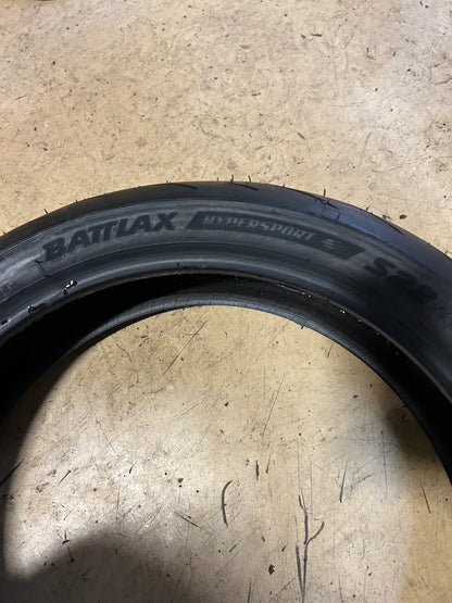 BRIDGESTONE BATTLAX HYPERSPORT S22 150 60 17 66H REAR MOTORCYCLE TIRE 11624