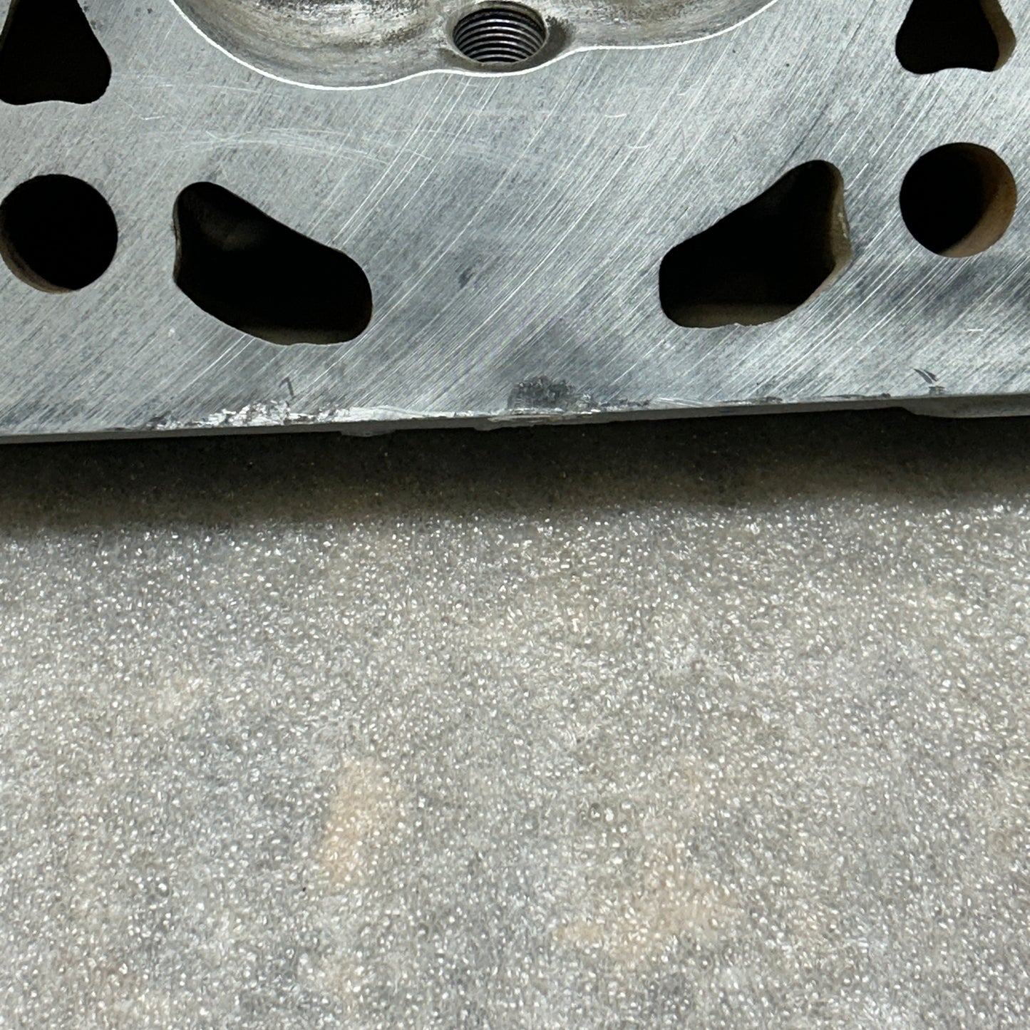 PORSCHE 928 S2 4.7L V8 CYLINDER HEAD MISSING PARTS 9281043483R