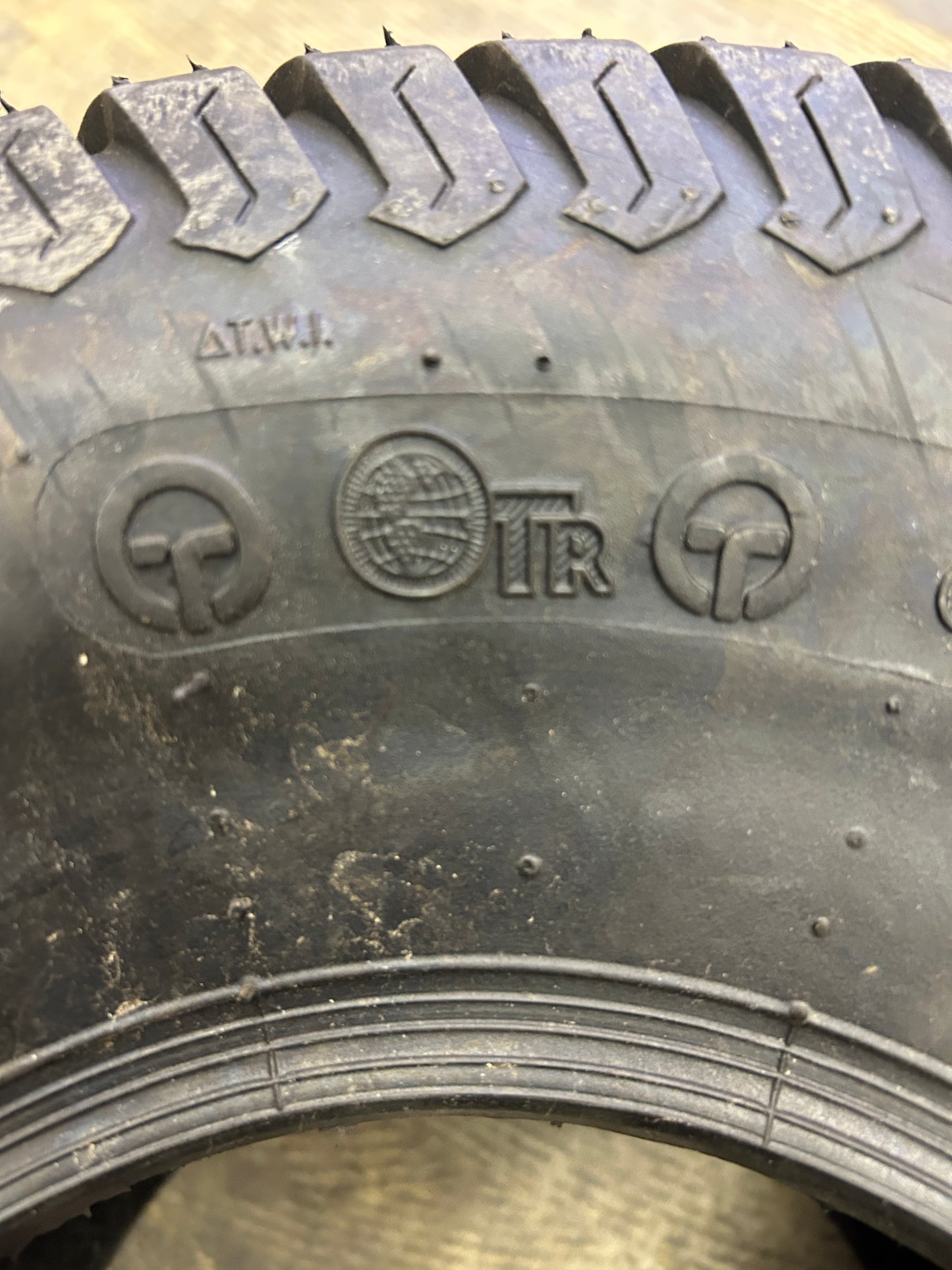 OTR GRASS MASTER BSW  20 10 8 4PLY LAWN TIRE T8042010008