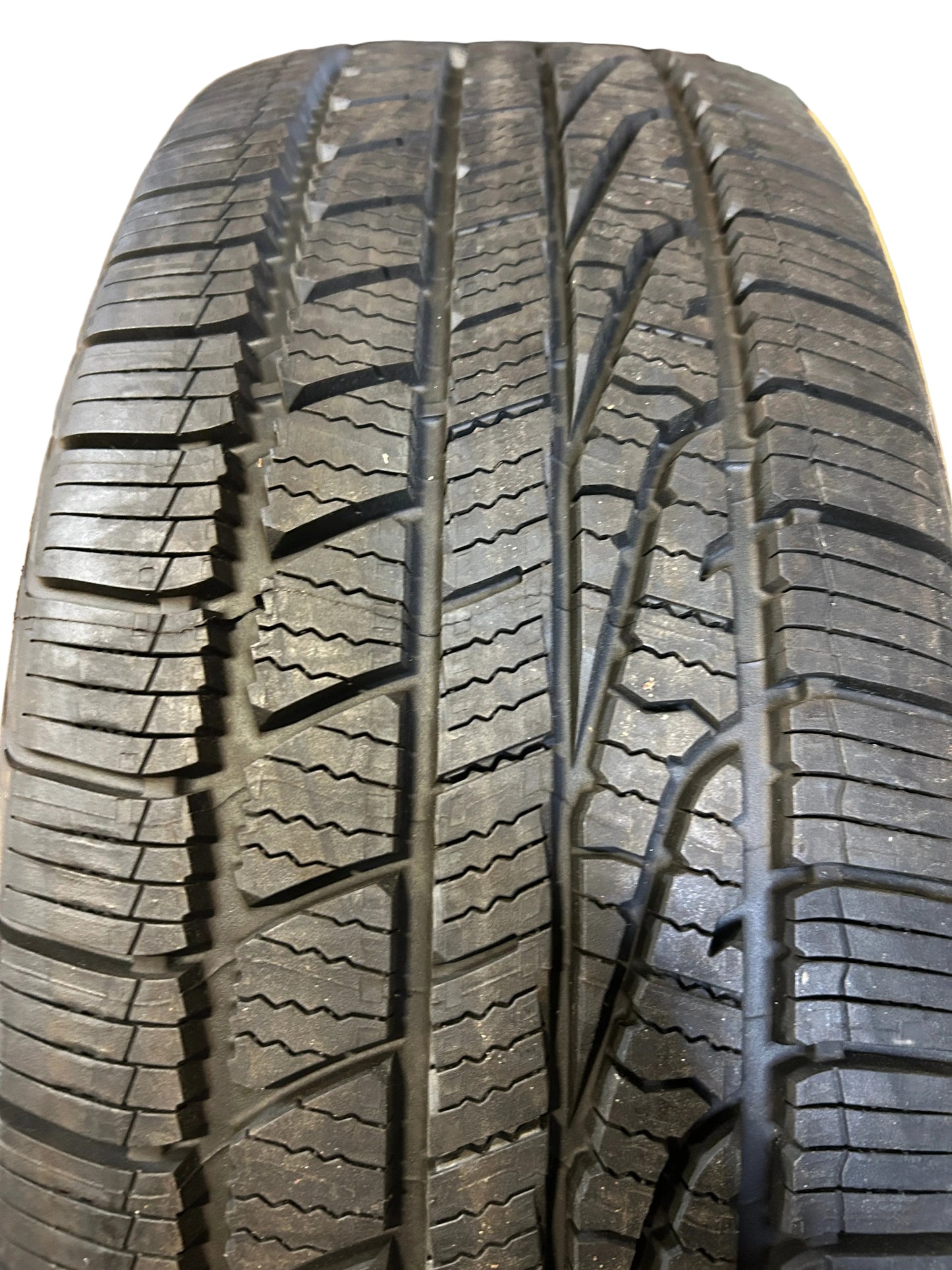 NOS GOODYEAR ASSURANCE WEATHERREADY BSW P 225 55 17 97H TIRE 767753537