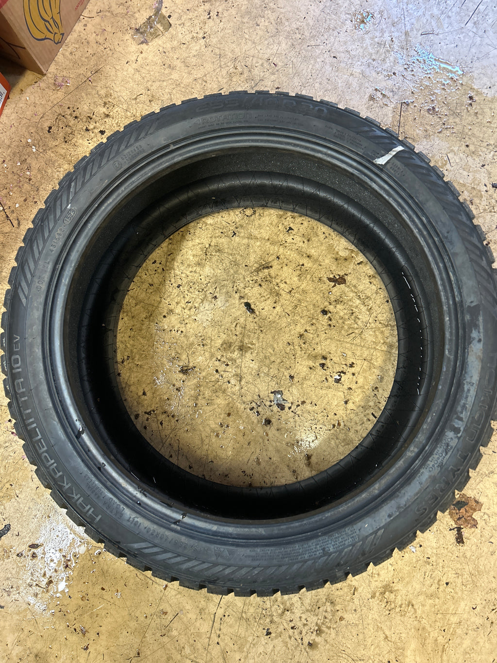 NOKIAN HAKKAPELIITTA 10 EV STUDDED FOAM P 255 40 20 101T WINTER TIRE TSF00005