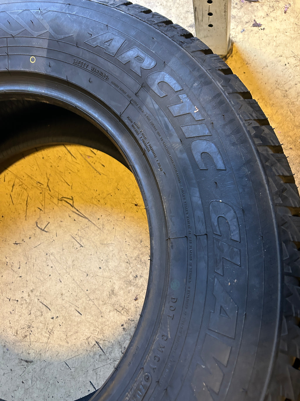 NOS ARCTIC CLAW WINTER WXI BSW P 275 65 18 116T WINTER TIRE ARC63