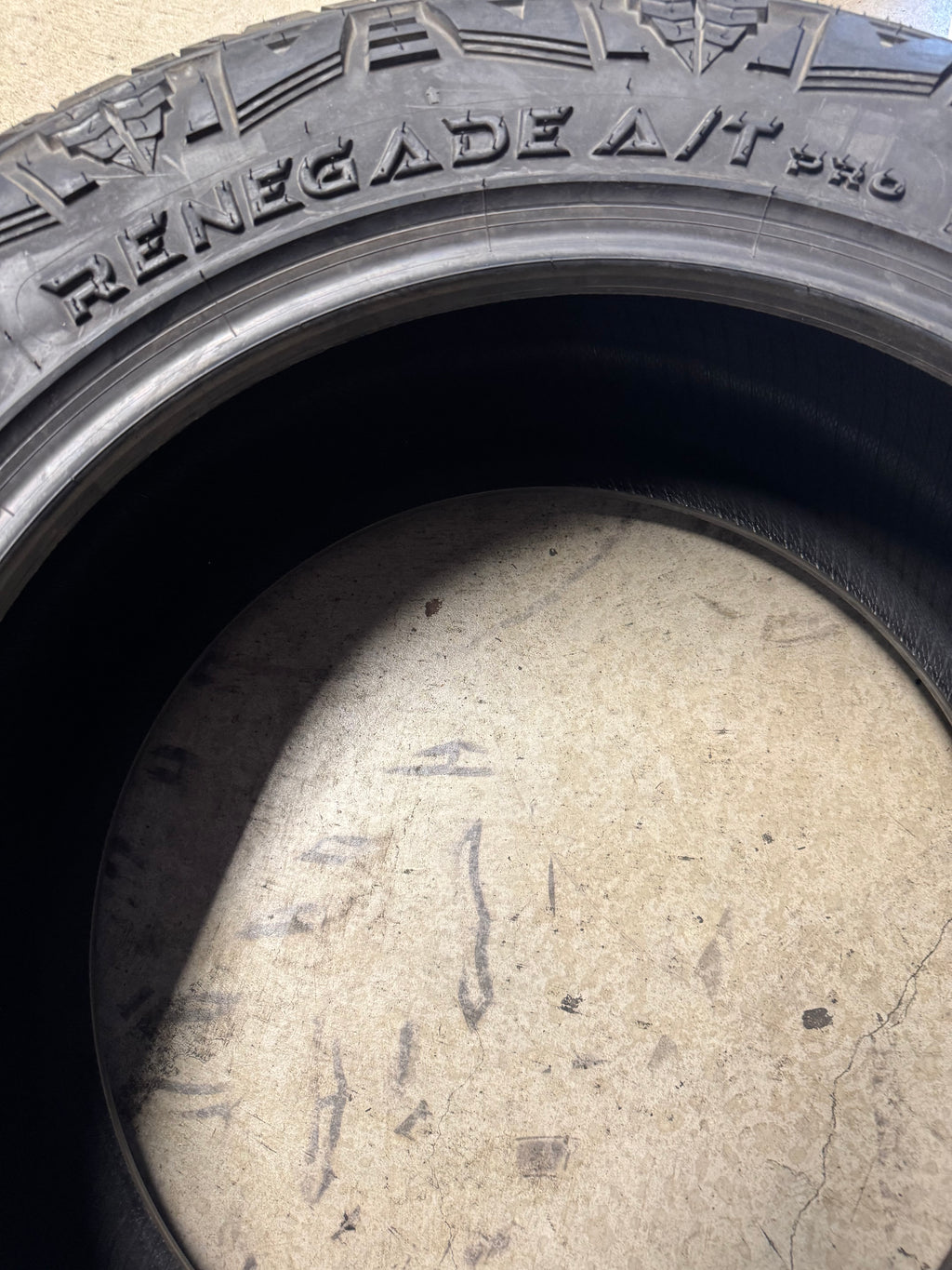 NOS RADAR RENEGADE A/T PRO BSW LT 35 12.5 22 117R 10PLY ALL TERRAIN TIRE RACSTH0021