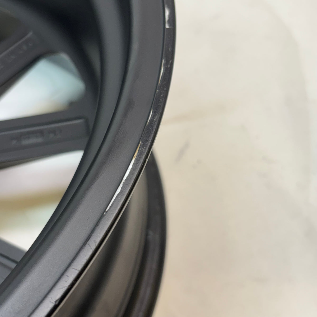 US MAGS U123 RAMBLER GLOSS BLACK MATTE BLACK 18X8 5X120.65 ET 1 1002-46BLD