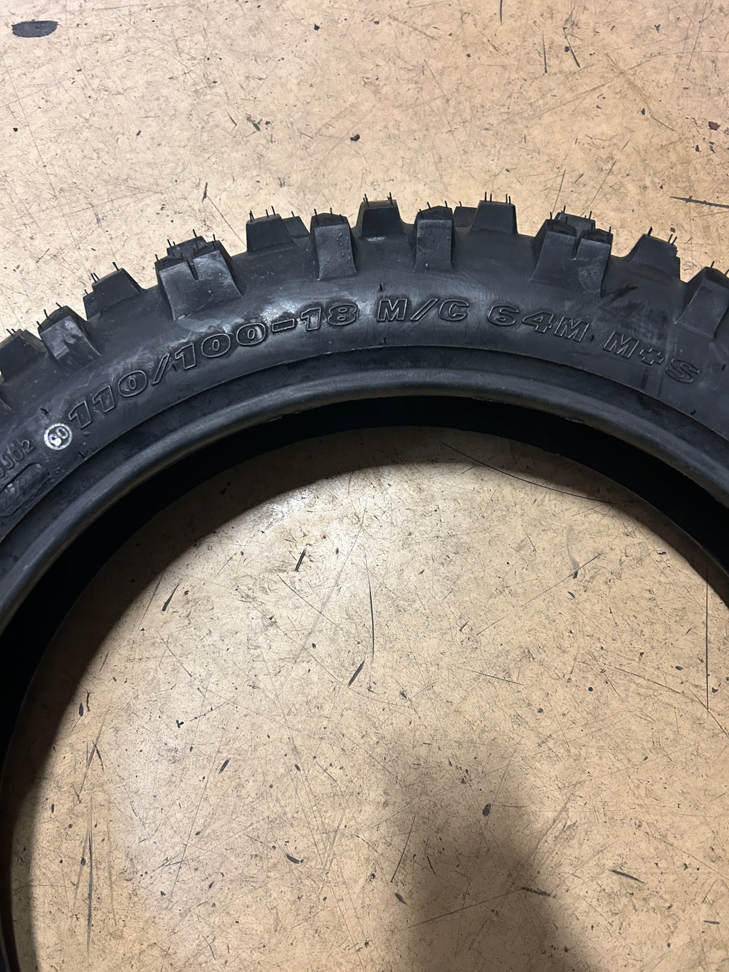 ARTRAX COMPETITION PRO BSW 110 100 18 64M DUAL DIRT BIKE TIRE AX326618110
