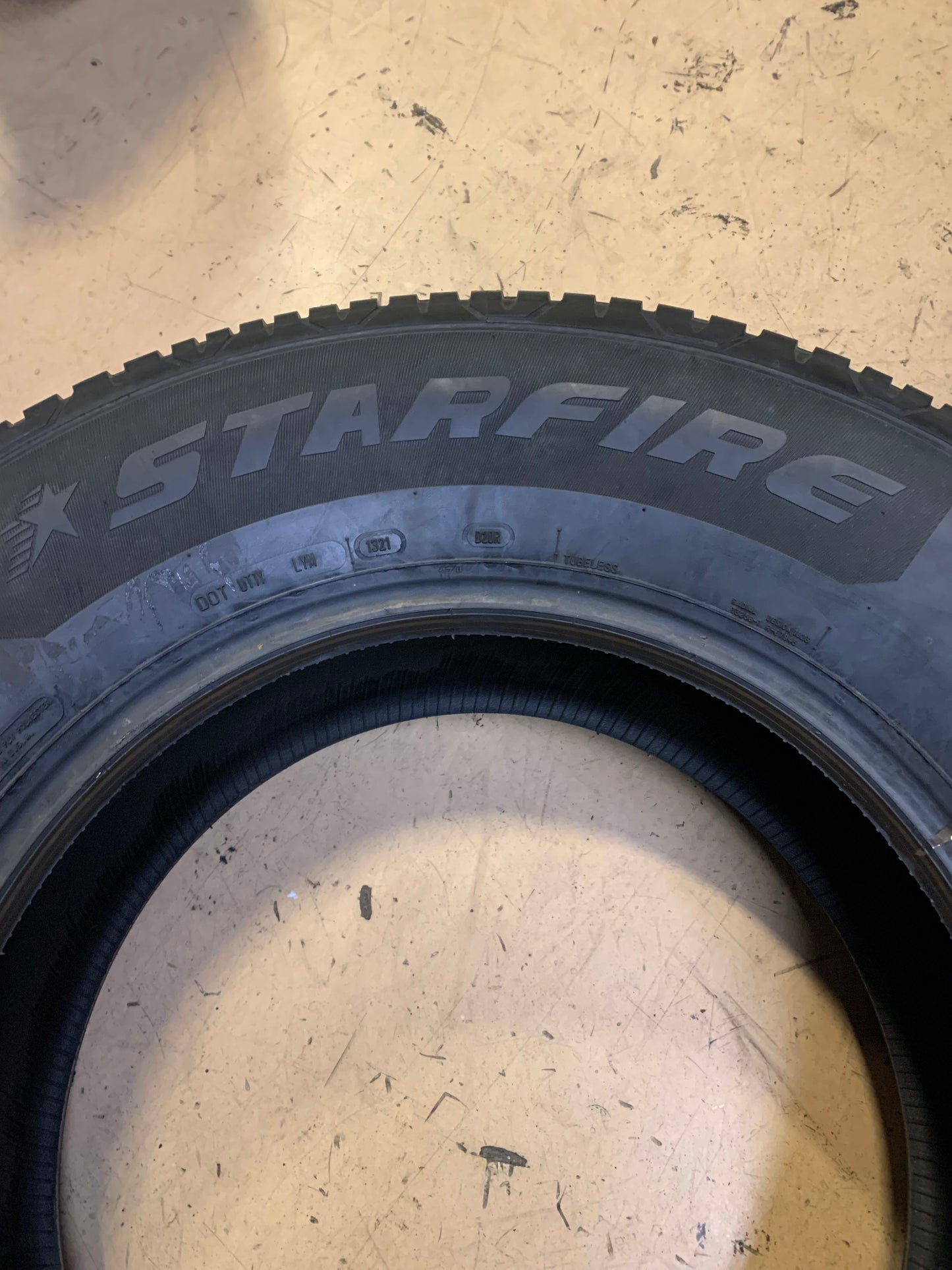 STARFIRE SOLARUS AP BSW P 265 70 17 115T ALL SEASON TIRE 165001002