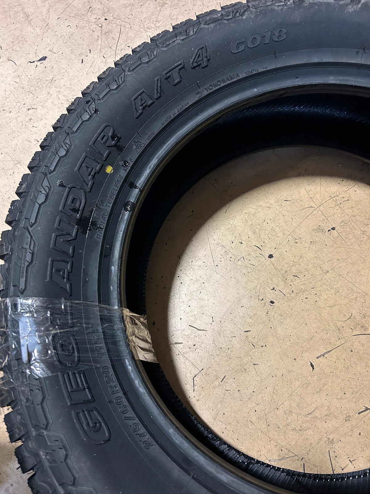 YOKOHAMA GEOLANDAR A/T 4 GO18 BSW P 275 60 20 115H  ALL TERRAIN TIRE 110101940