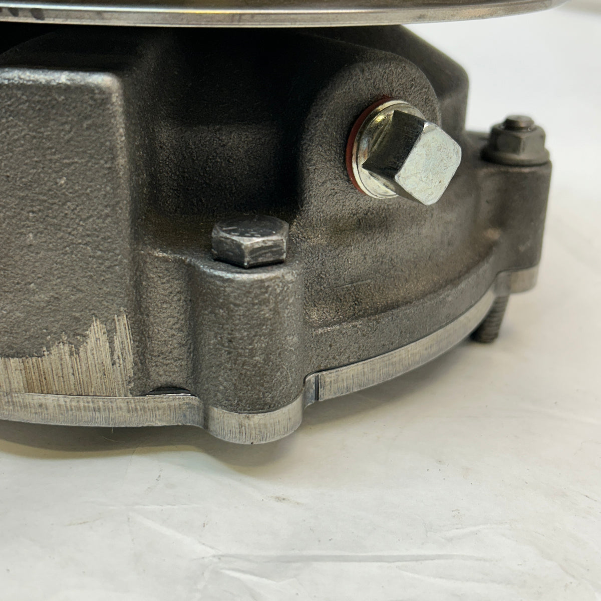 JOHN DEERE WATER PUMP RE33453