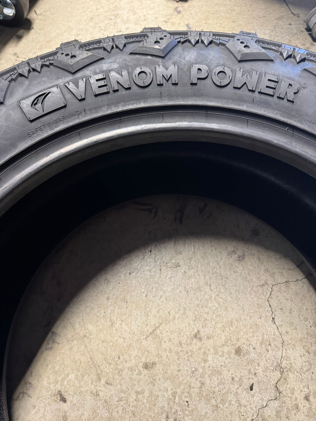 VENOM POWER TERRA HUNTER M/T BSW LT 35 12.5 22 121Q 12PLY MUD TERRAIN TIRE TVPMT20
