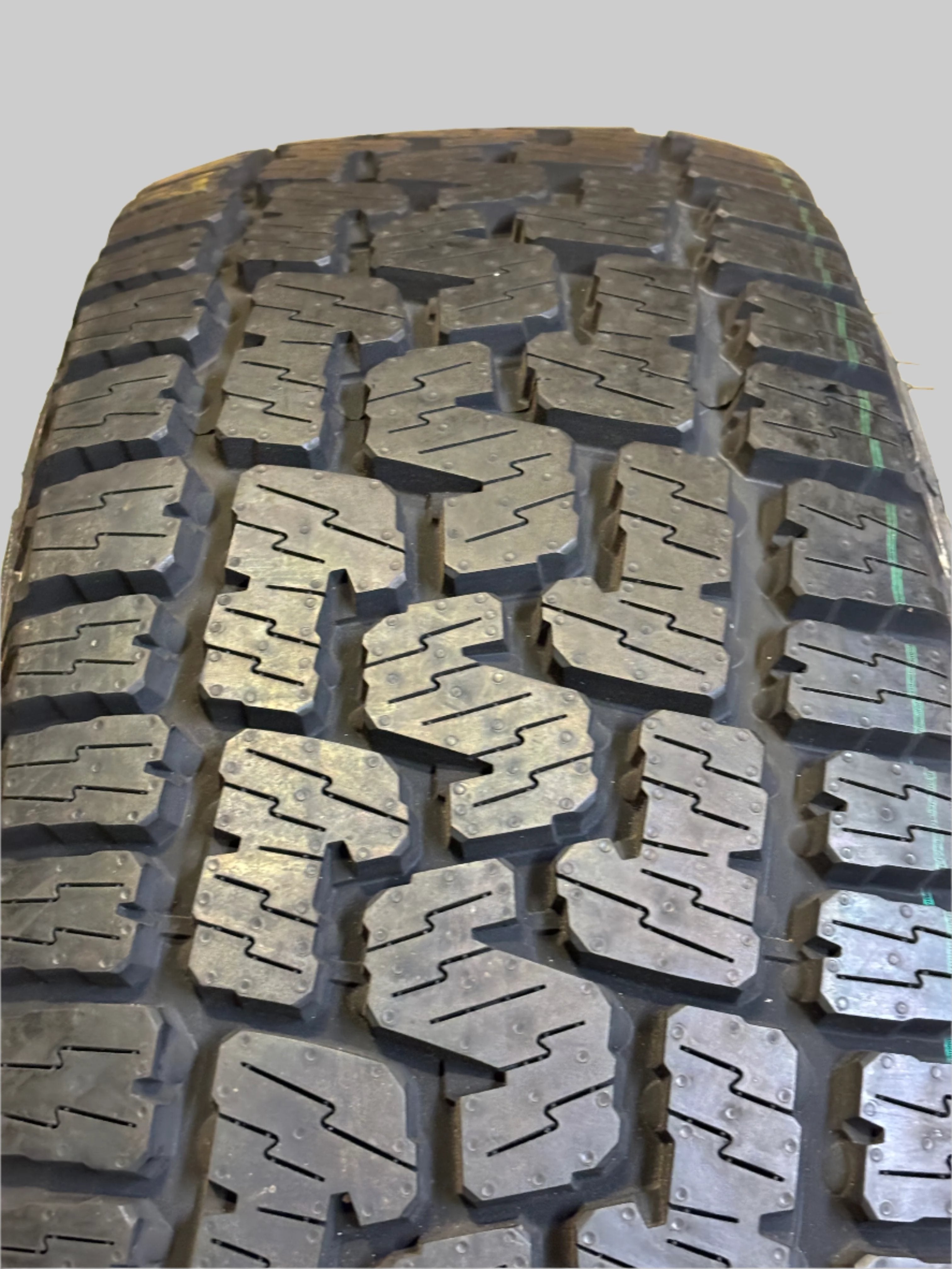 2 PIRELLI SCORPION ALL TERRAIN PLUS OWL P 265 65 18 114T TIRE 2722600