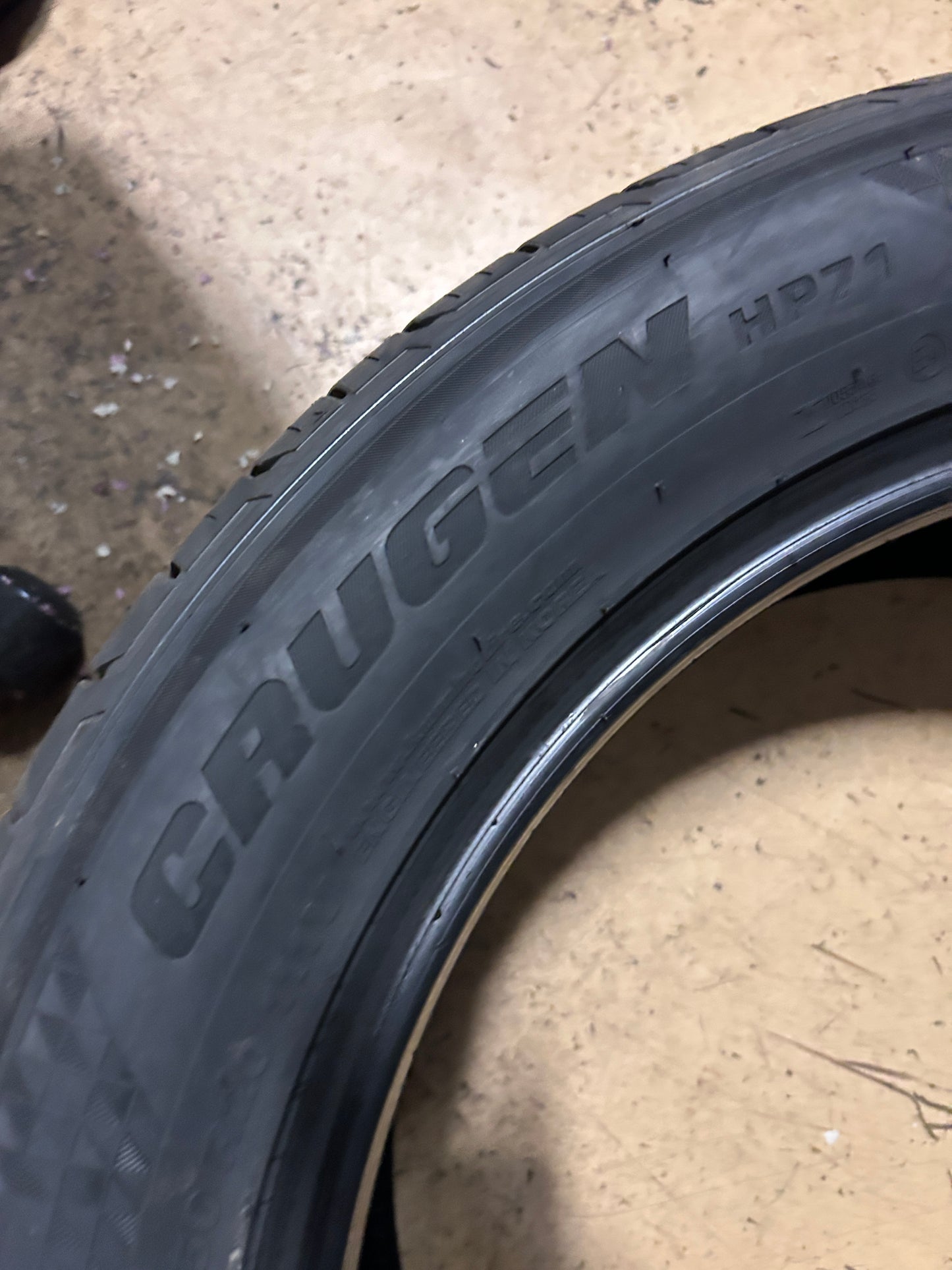 KUMHO CRUGEN HP71 BSW P 265 50 20 111V XL ALL SEASON TIRE 2230023