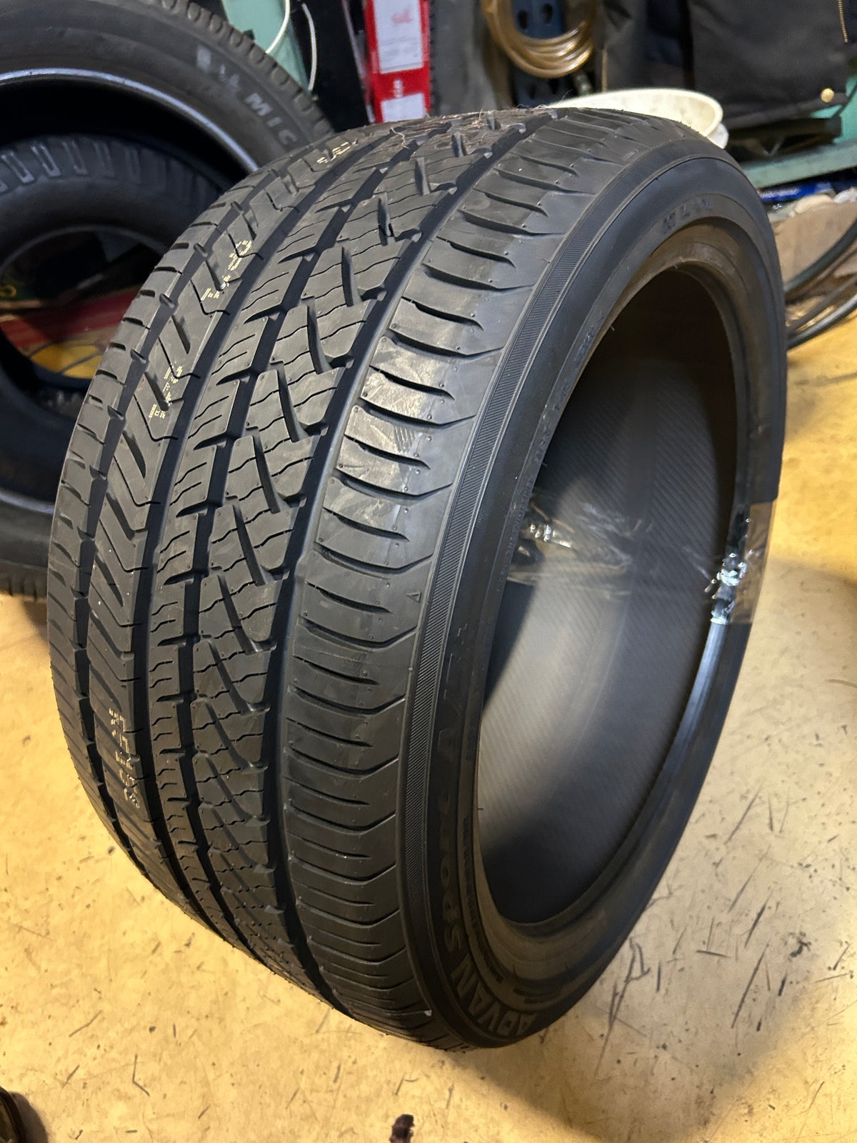 YOKOHAMA ADVAN SPORT A/S PLUS BSW P 265 35 18 97Y XL ALL SEASON TIRE 110140613