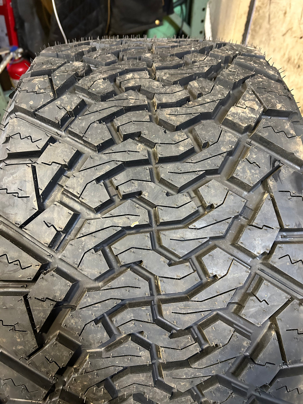 VENOM POWER TERRA HUNTER X/T LT 33 14.5 24 118Q 12PLY RUGGED TIRE CVPXT08