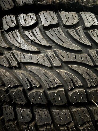 (TODO) TREADWRIGHT AXIOM LT 275 70 18 125/122R LRE 10 PLY RETREAD TIRE