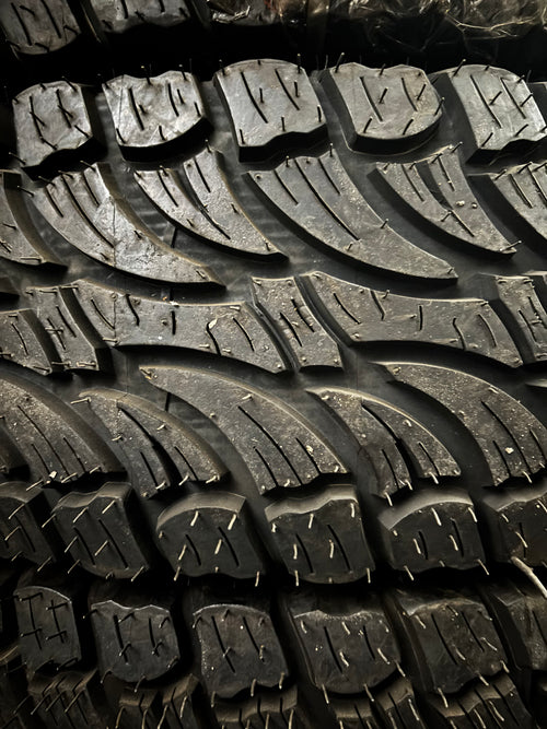 (TODO) TREADWRIGHT AXIOM LT 275 70 18 125/122R LRE 10 PLY RETREAD TIRE