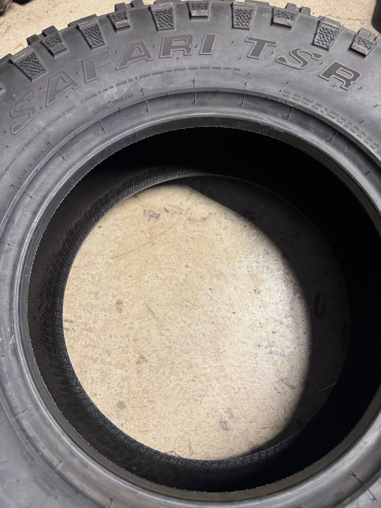 NOS KELLY SAFARI TSR BSW LT 285 65 18 125/122Q 10PLY ALL TERRAIN TIRE 357015298