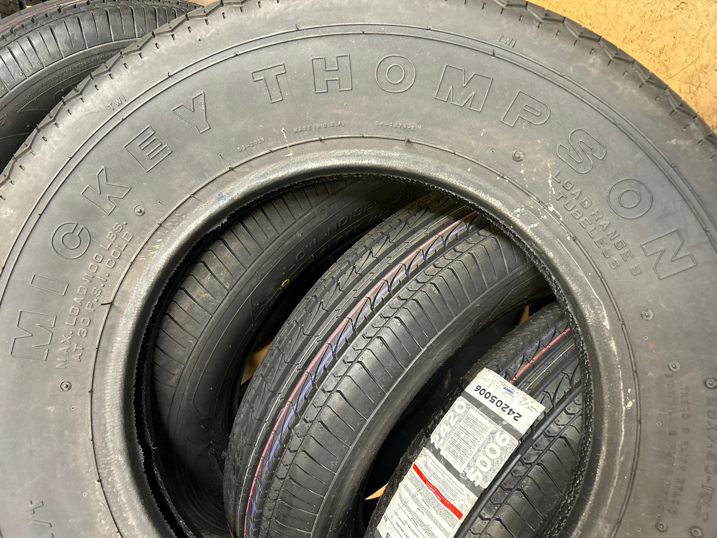 NOS MICKEY THOMPSON SPORTSMAN FRONT BSW LT 28X7.50-15 TIRE 90000000595