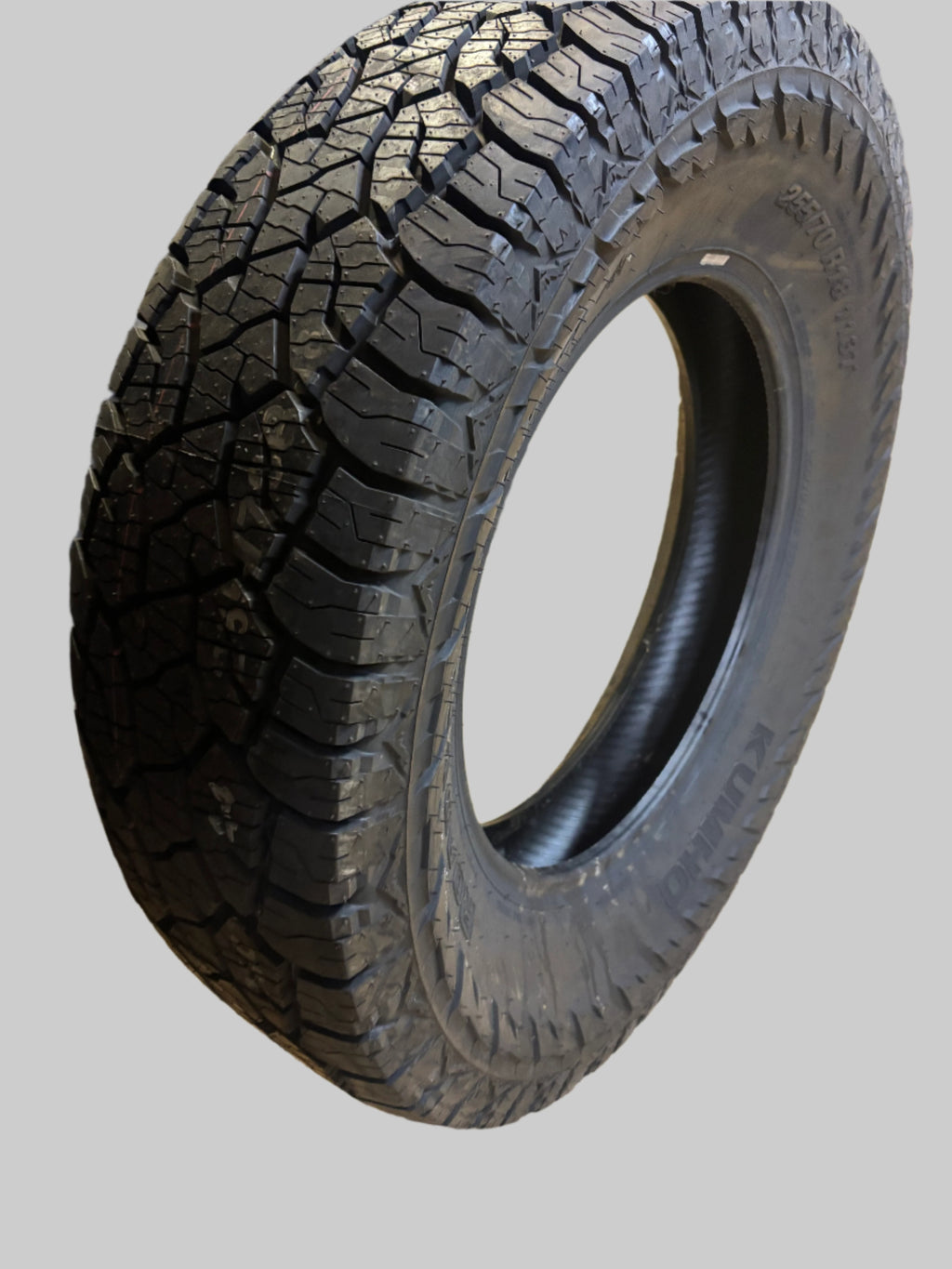KUMHO ROAD VENTURE AT52 BSW P 255 70 18 113T ALL TERRAIN TIRE 2289983
