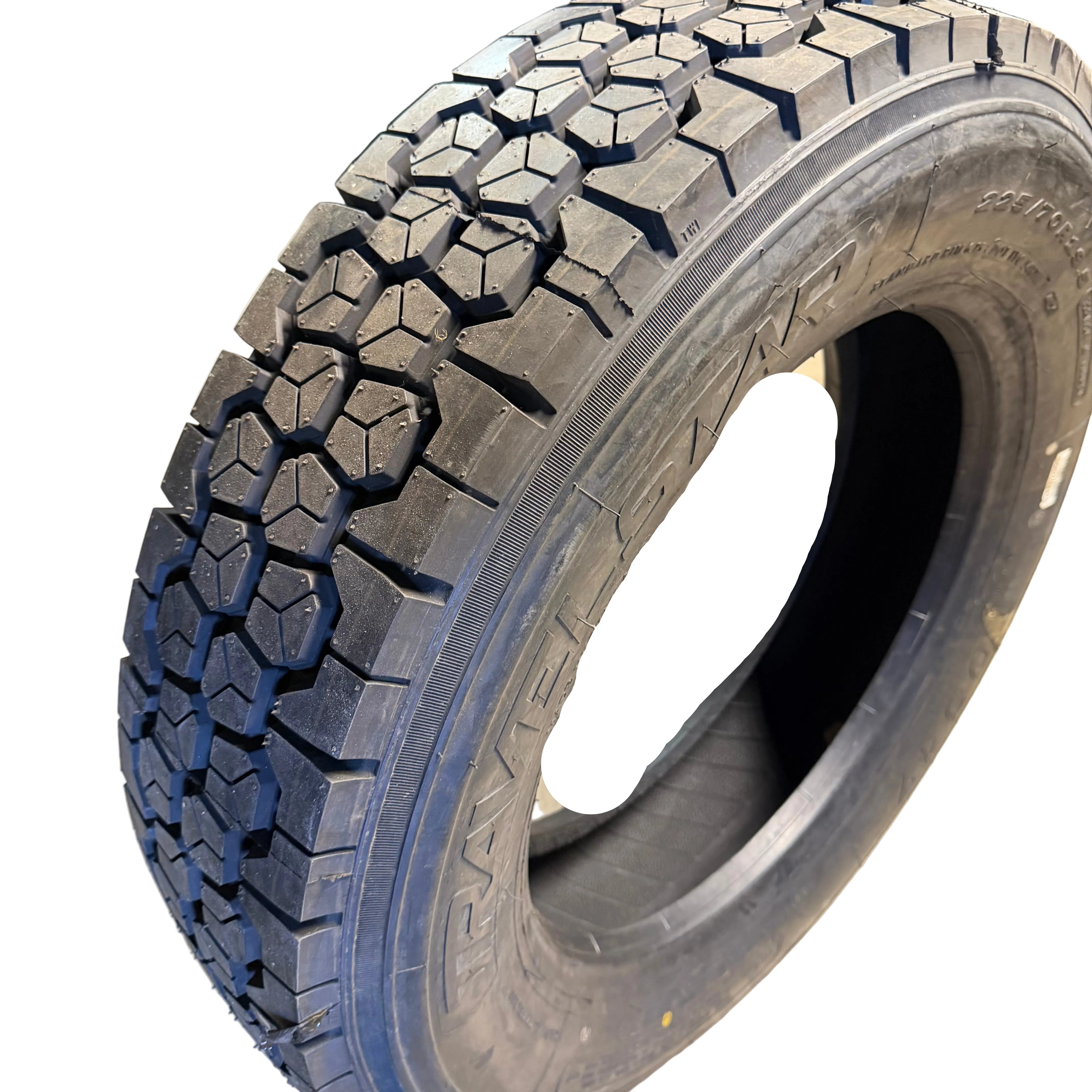 (FREIGHT) NOS TRAVELSTAR TD547 BSW  225 70 19.5 128/126M 14PLY LRG DRIVE TIRE LLTBR016