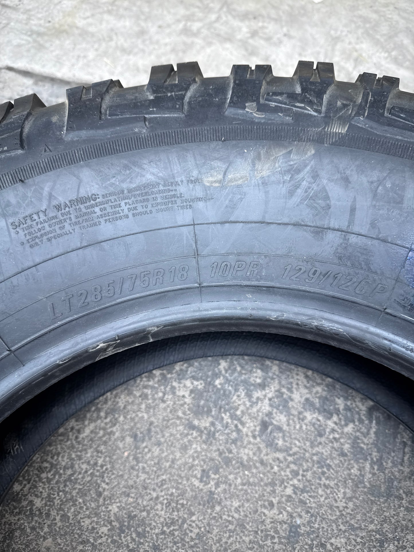 NOS MAXXIS BIGHORN MT LT 285 75 18 129/126P LRE 10PLY MUD TERRAIN TIRE TL00064100