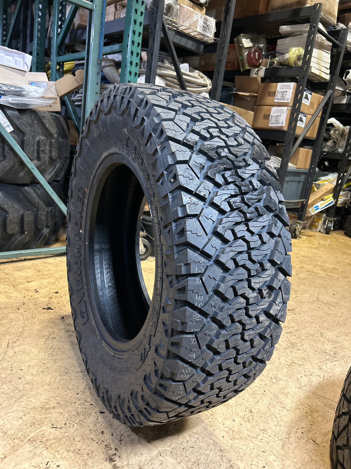 VENOM POWER TERRA HUNTER X/T 2 BSW LT 37 12.50 20 126R Extreme Terrain TIRE VPXT269