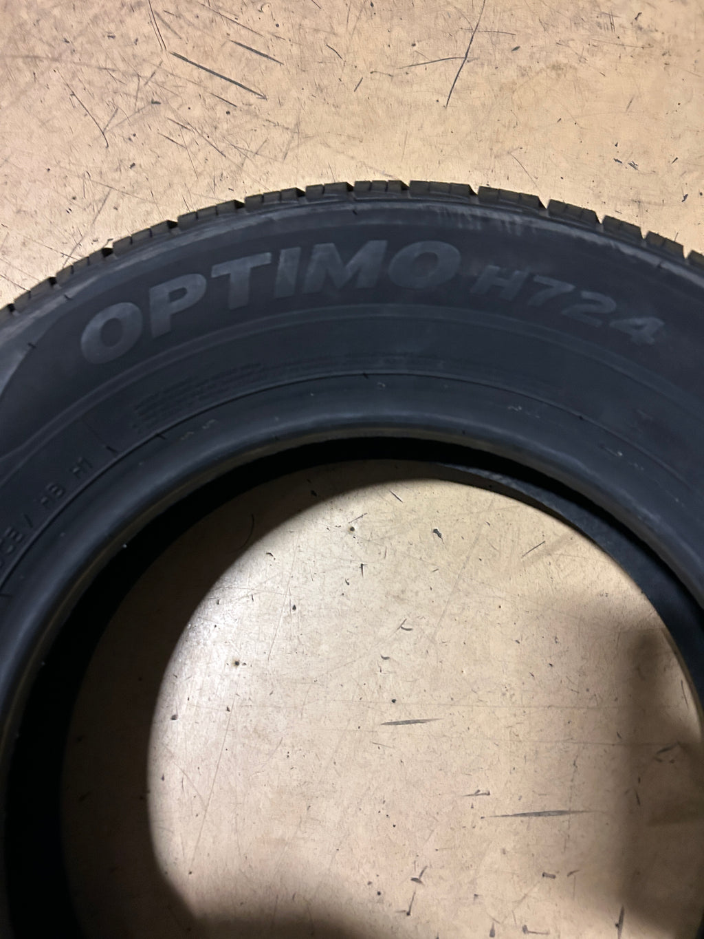 NOS HANKOOK OPTIMO H724 BSW P 175 70 13 82T TOURING TIRE 1010983