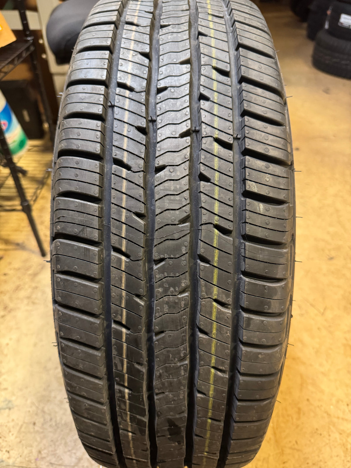 BFGOODRICH ADVANTAGE CONTROL HT BSW P  235 70 16 103T ALL SEASON TIRE 72589