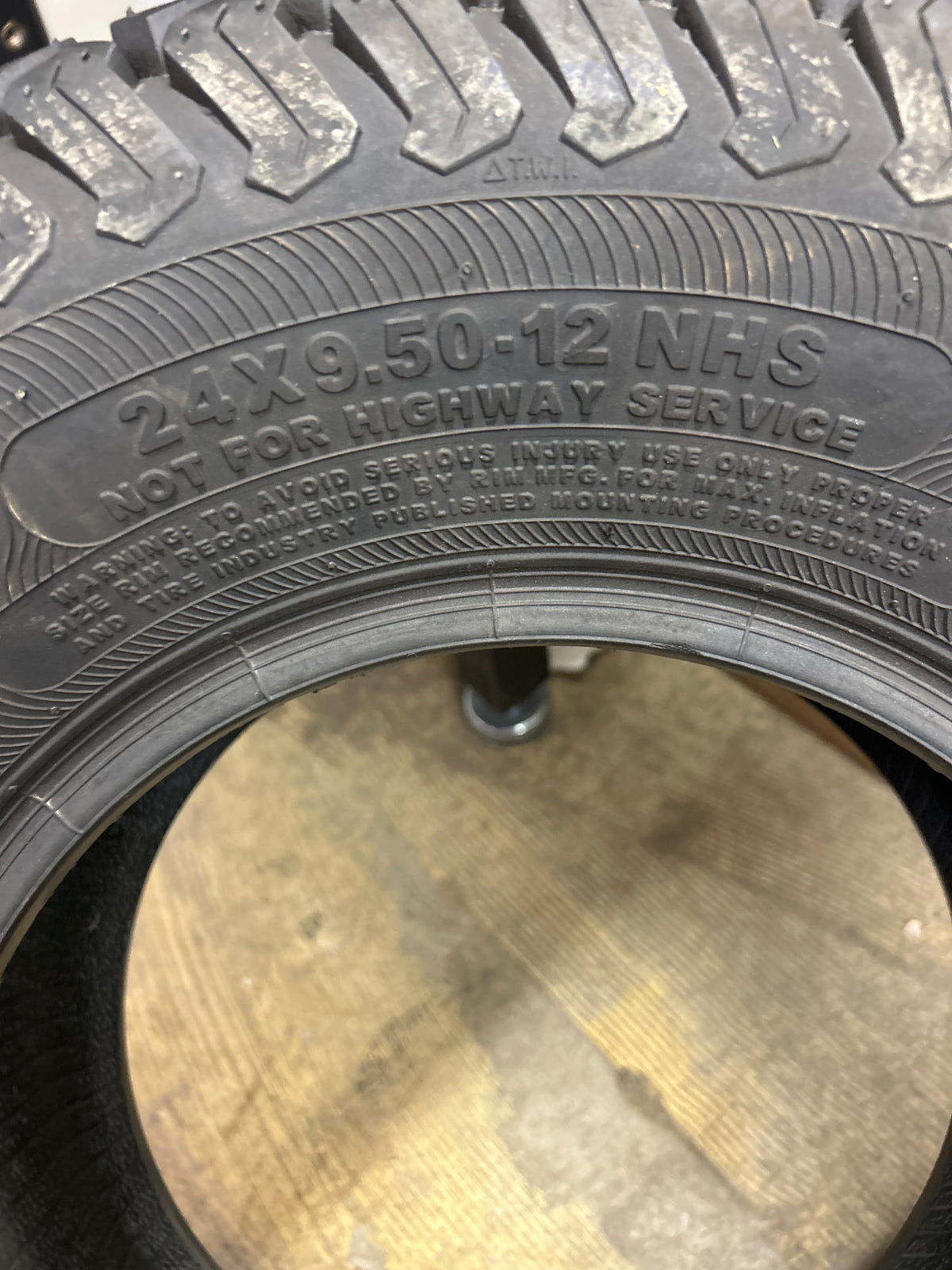 OTR GRASSMASTER BSW 24 9.5 12 4PLY ATV/UTV TIRE T249512006