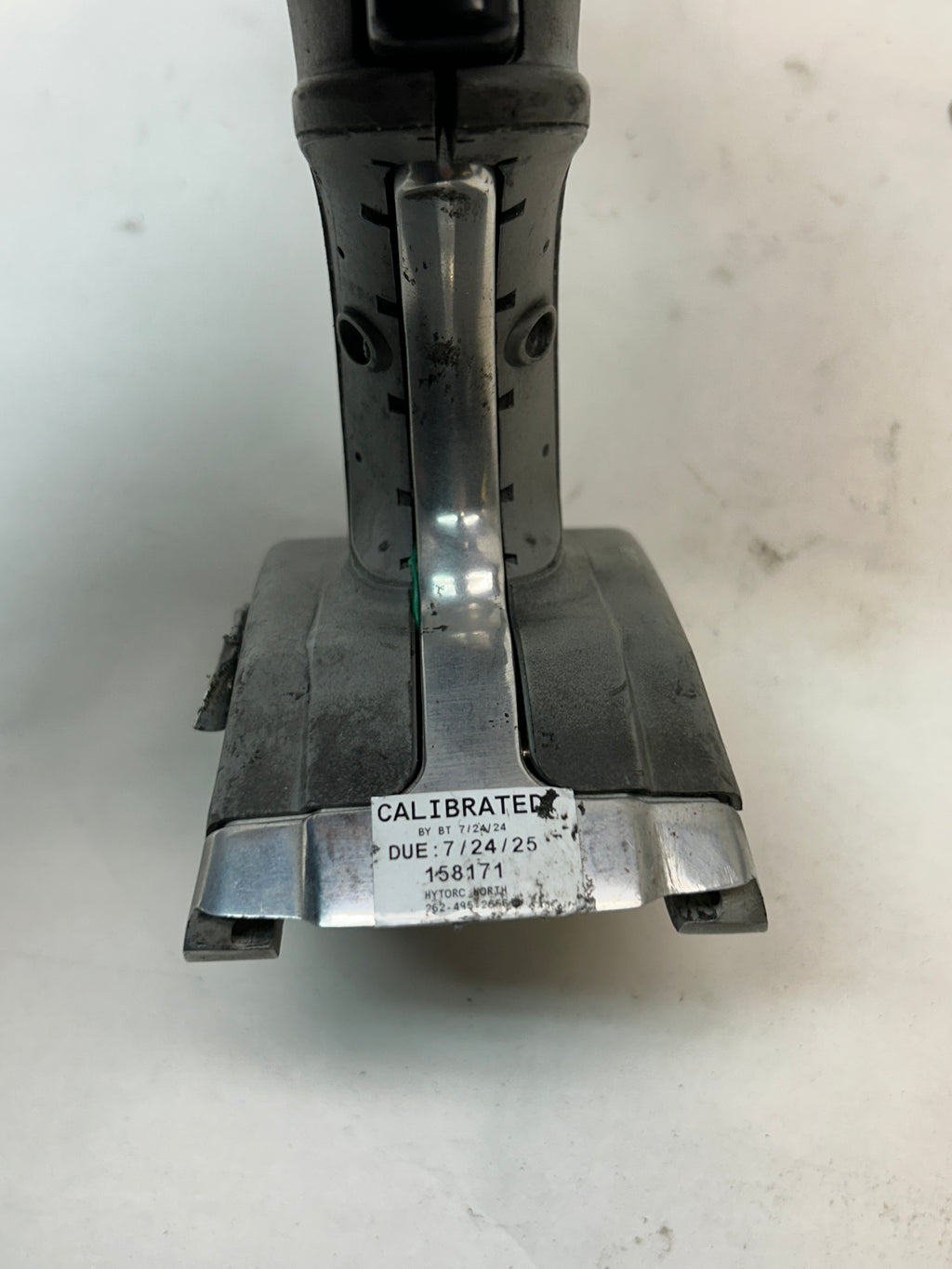HYTORC 3/4" LITHIUM SERIES II ELECTRIC TORQUE TOOL w/ BATTERIES