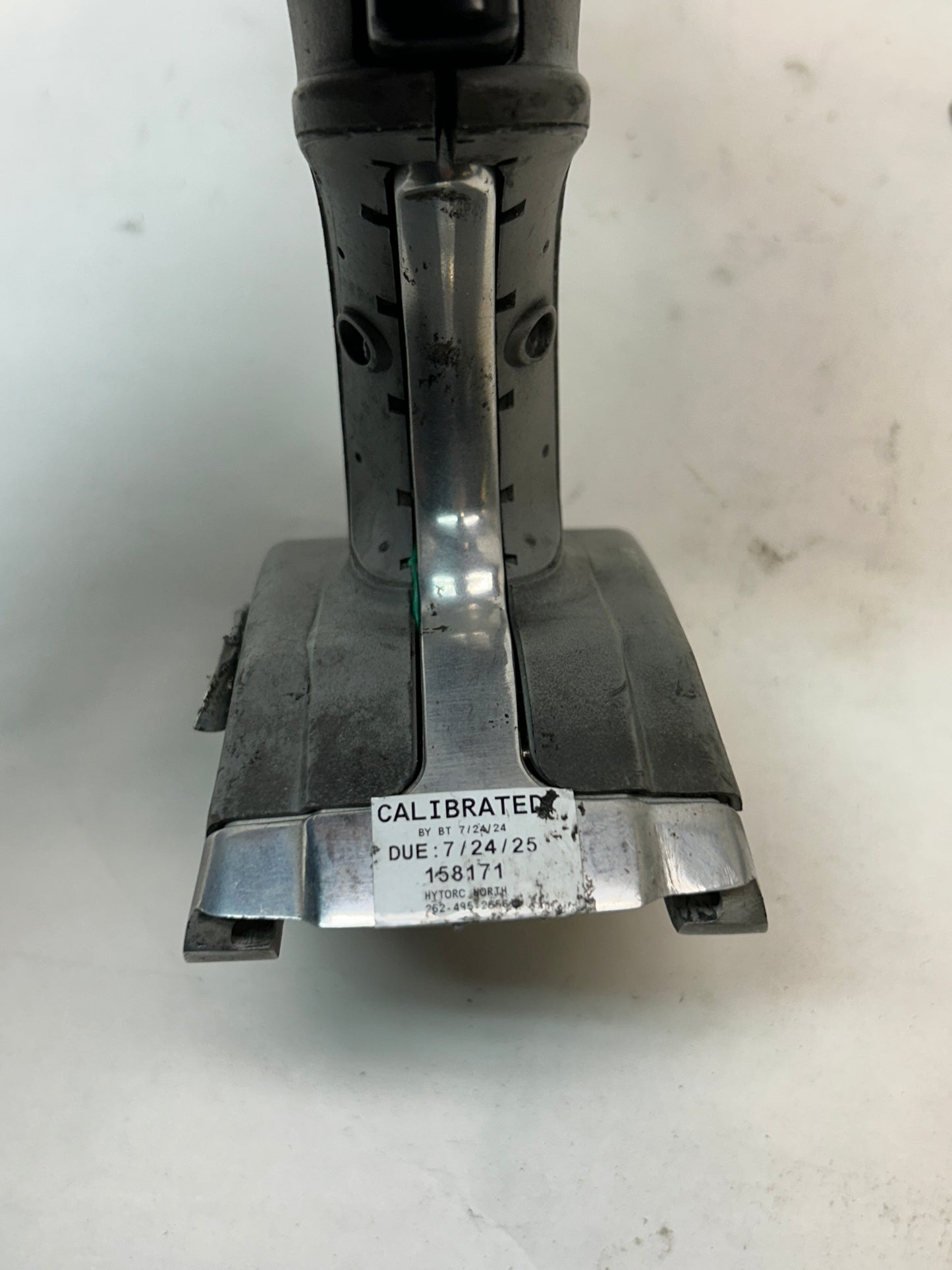 HYTORC 3/4" LITHIUM SERIES II ELECTRIC TORQUE TOOL w/ BATTERIES
