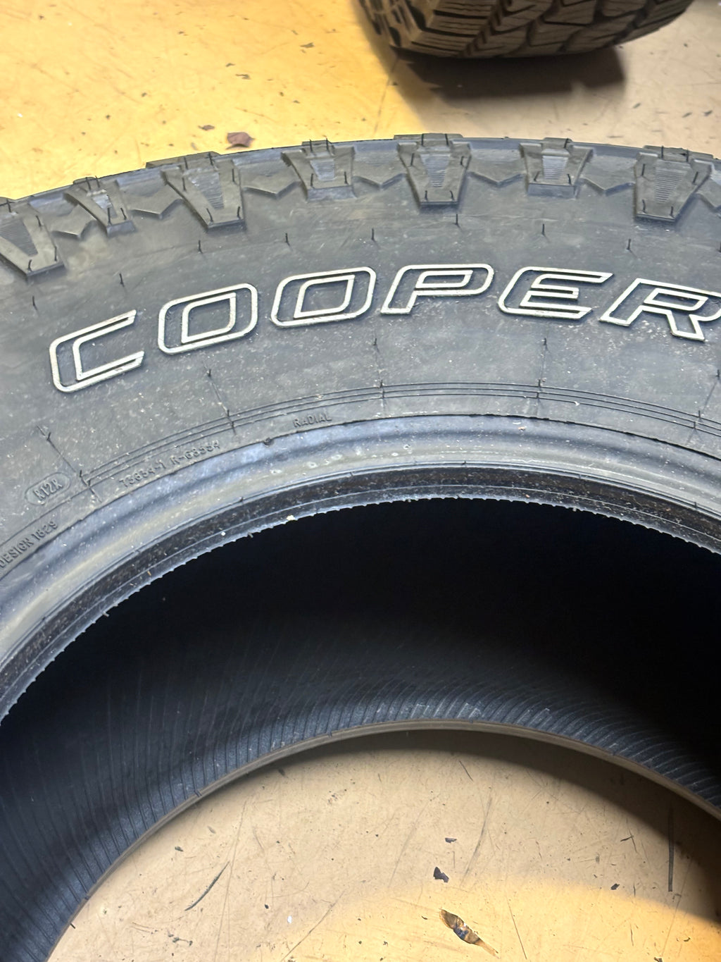 COOPER EVOLUTION M/T RWL LT 35 12.5 15 113Q LRC 6 PLY MUD TERRAIN TIRE 170166035