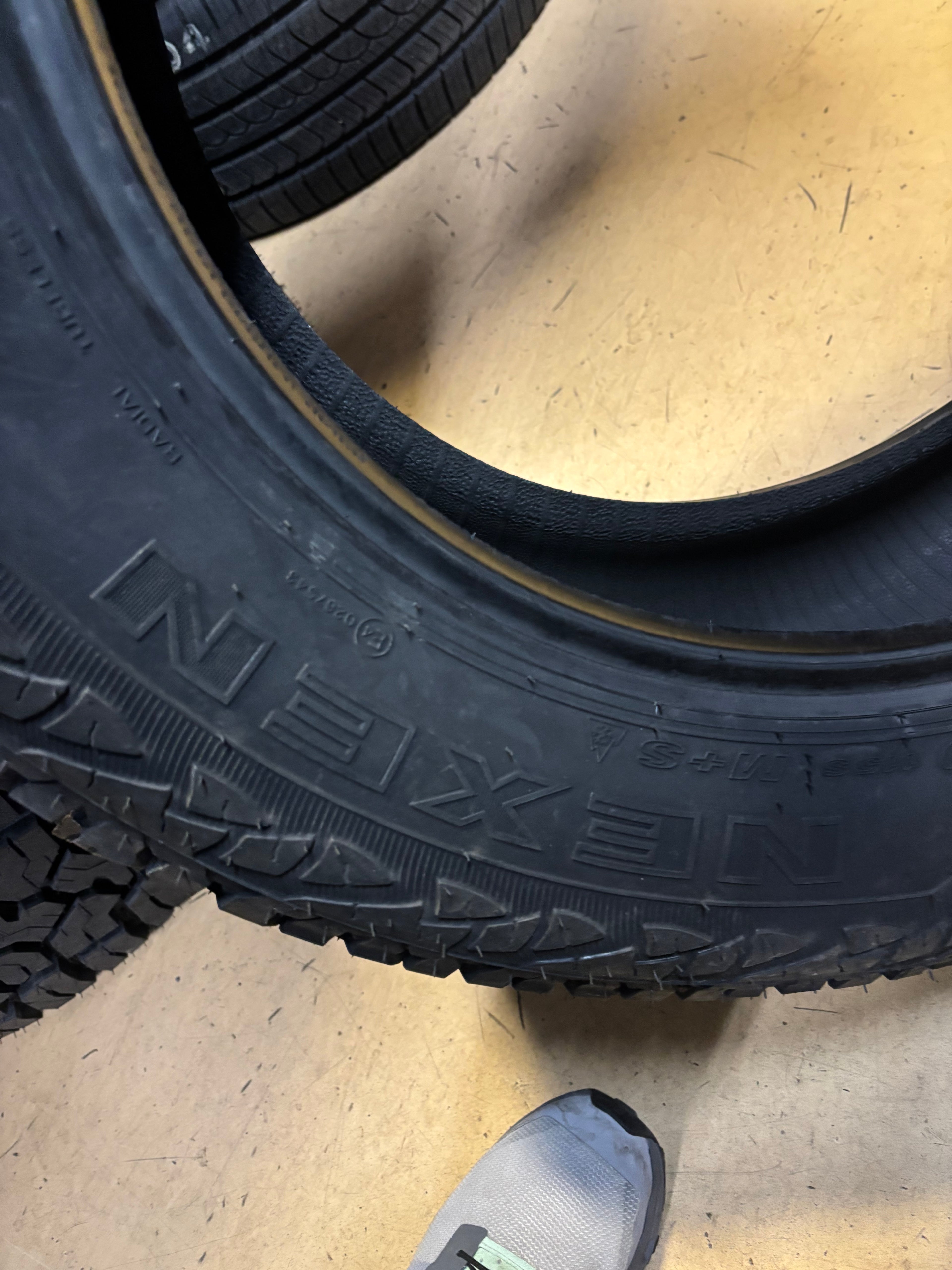 (KSL ONLY) 4 NEXEN  ROADIAN AT PRO RA8 BSW BSW P 275 60 20 115S SL ALL TERRAIN  TIRES 13121NXK