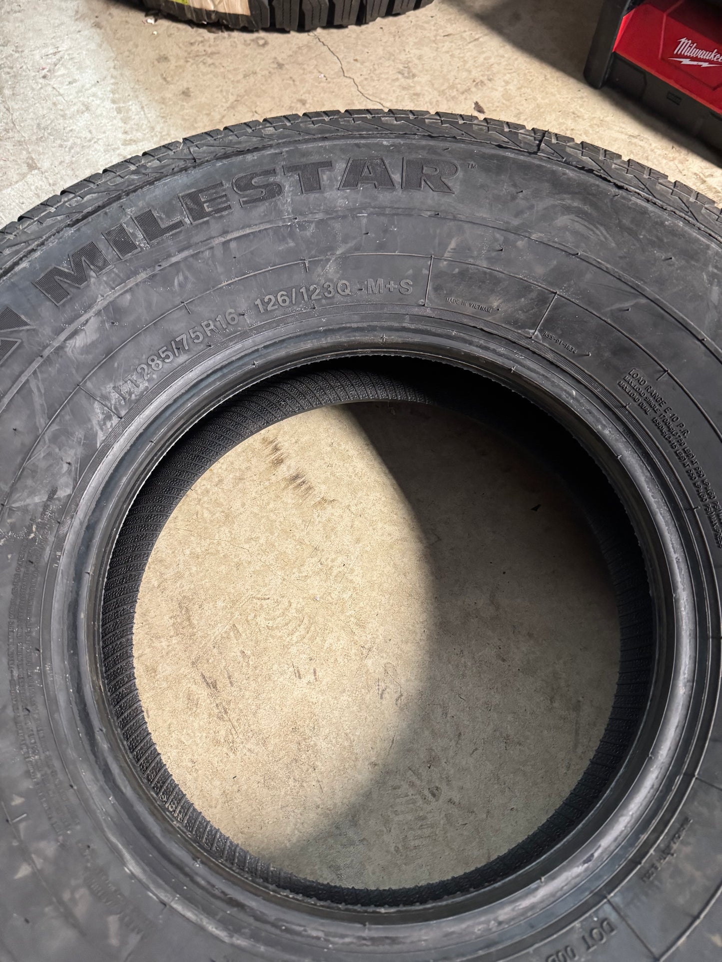 NOS MILESTAR PATAGONIA H/T BSW LT 285 75 16 126/123Q 10PLY HIGHWAY TERRAIN TIRE 22789021
