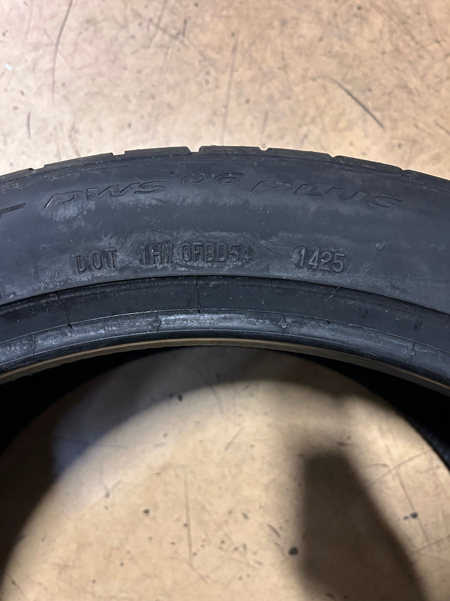 CONTINENTAL EXTREMECONTACT DWS06 PLUS P 295 35 21 107Y XL TIRE 15573560000