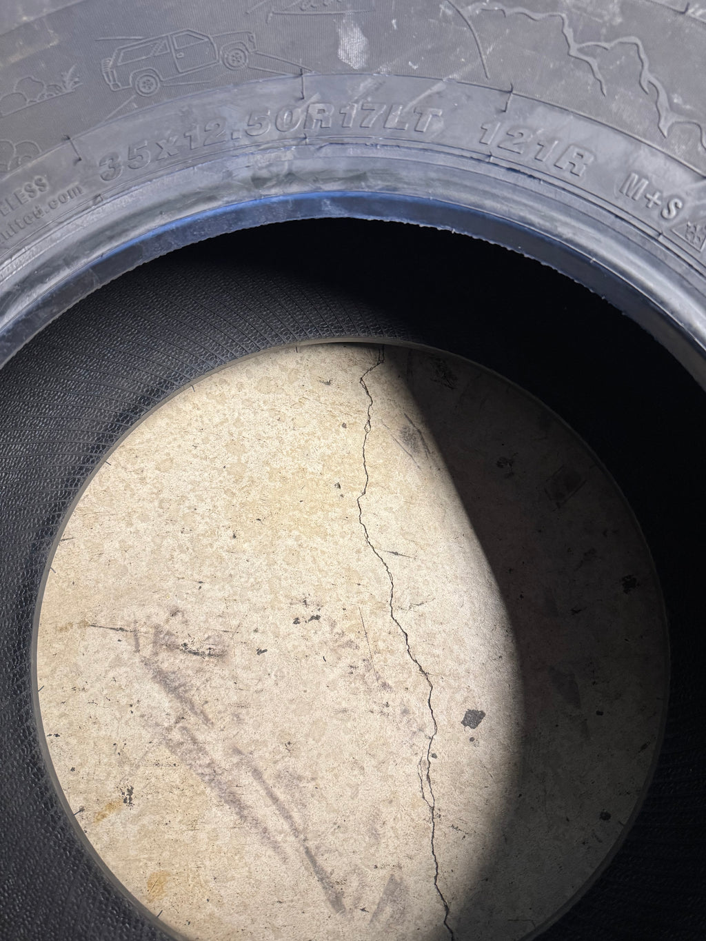 RADAR RENEGADE A/T5 BSW LT 35 12.5 17 121R 10PLY ALL TERRAIN TIRE RZD0117