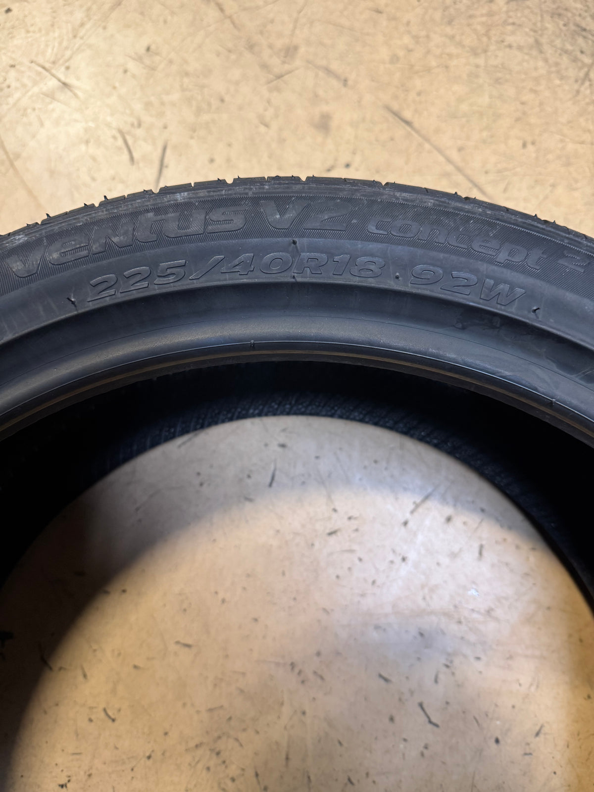 2 HANKOOK VENTUS V2 CONCEPT 2 BSW P 225 40 18 92W UHP TIRE 1015032