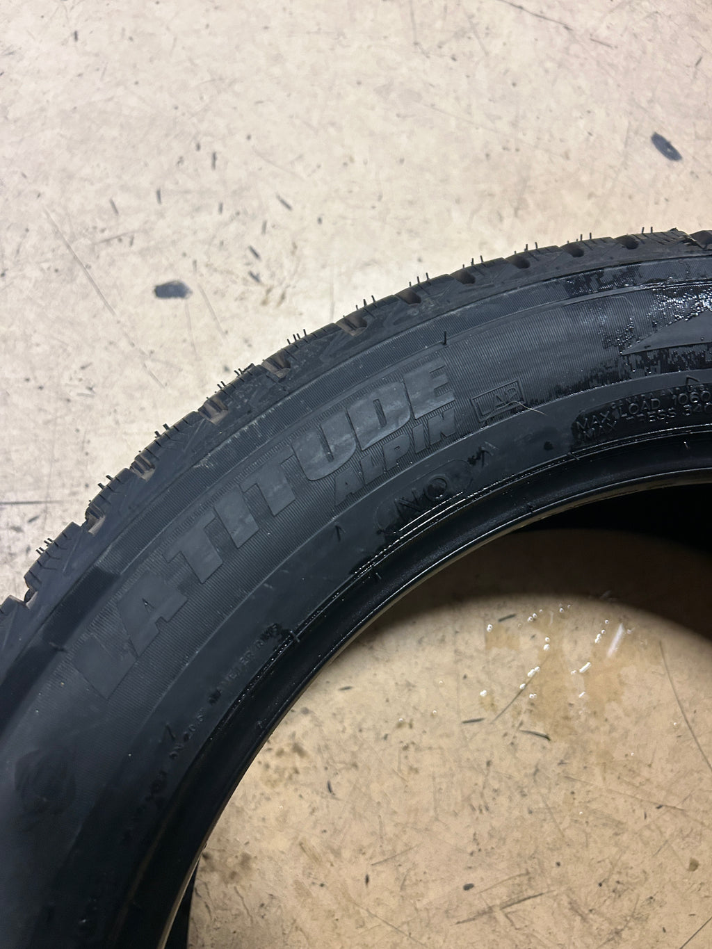 NOS MICHELIN LATITUDE ALPIN LA2 (NO) BSW P 275 45 20 110V WINTER TIRE 78321