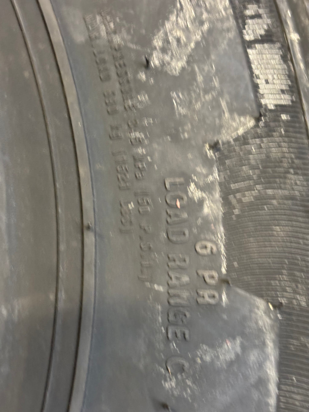 FORCEUM MT-08+ BSW LT 27 8.5 14 95Q LRC 6PLY MUD TERRAIN TIRE 1200034069