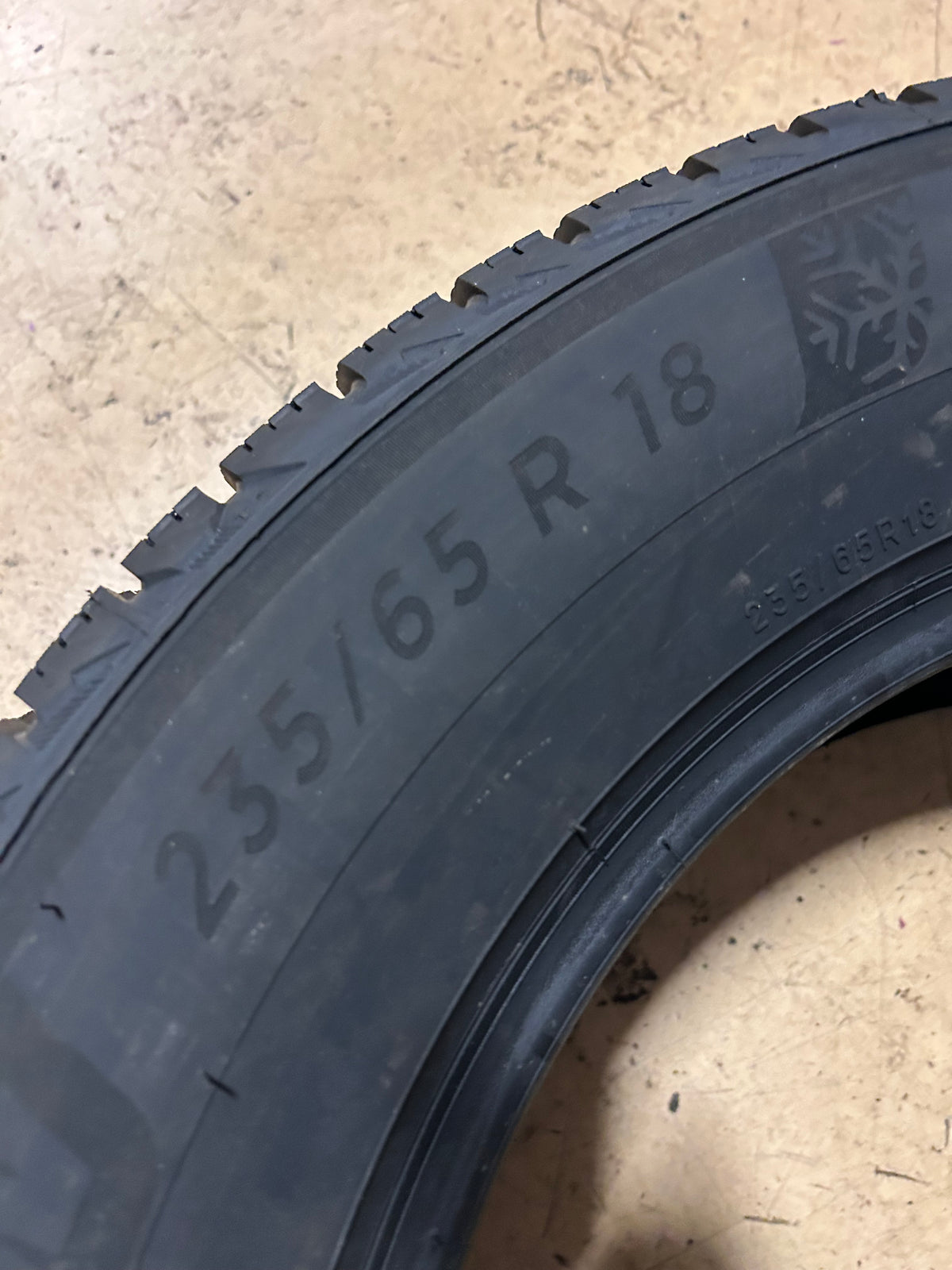 MICHELIN X-ICE SNOW BSW P 235 65 18 110T XL WINTER TIRE 23770
