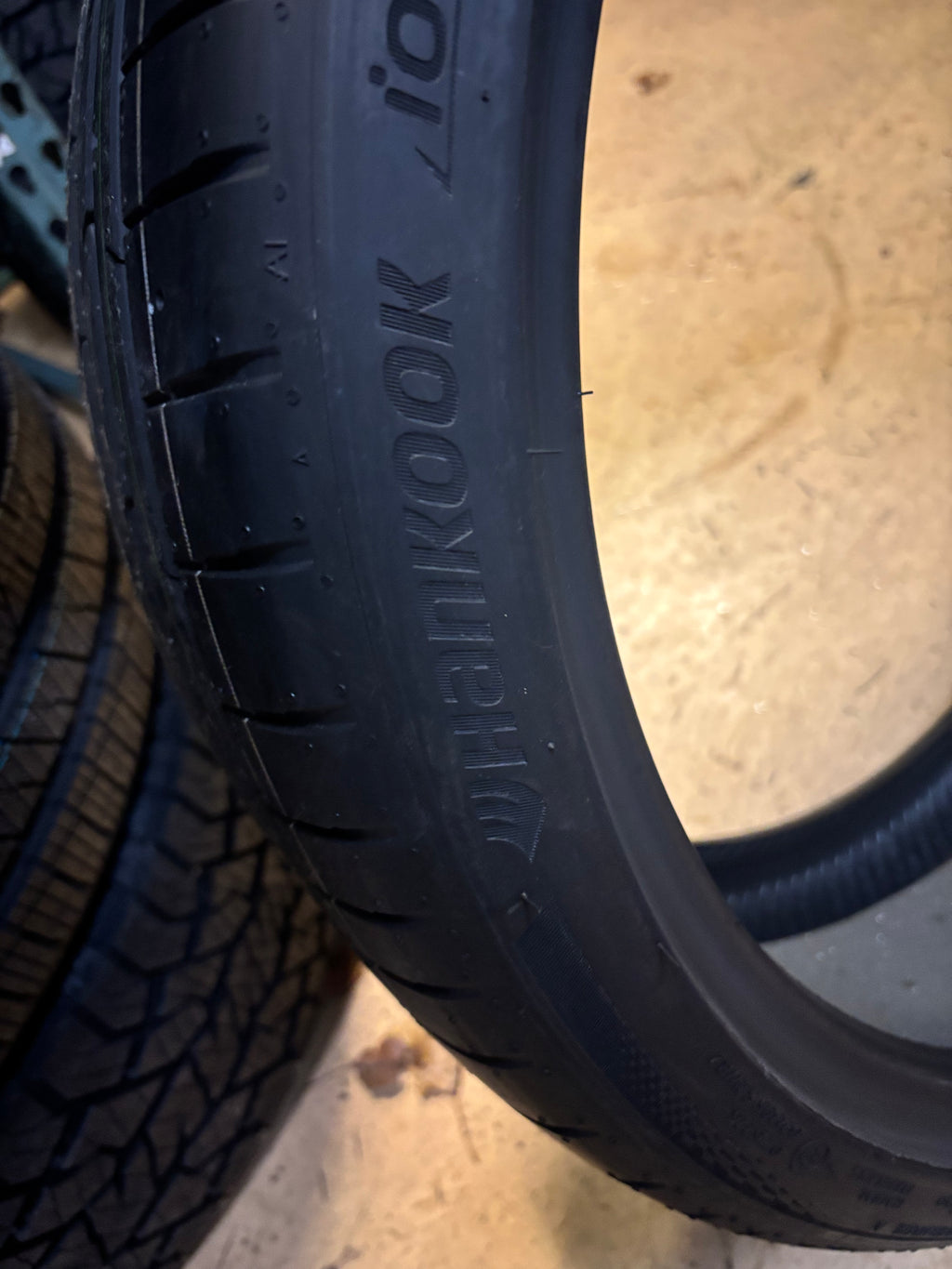 HANKOOK ION EVO IK01 EV (FOAM) P 245 35 21 96Y XL ALL SEASON TIRE 1033440