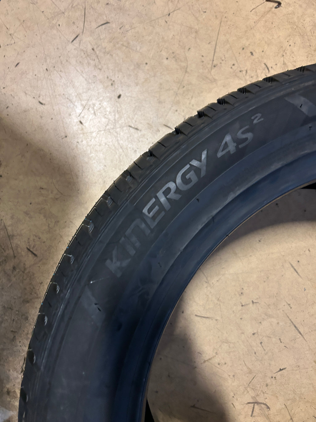 NOS HANKOOK KINERGY 4S2 BSW P 225 50 18 95W ALL SEASON TIRE 1027011