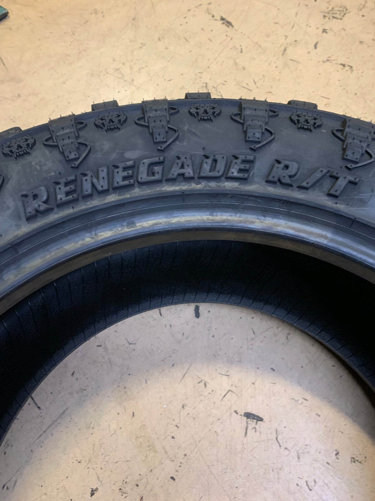 RADAR RENEGADE R/T BSW LT 33 11.5 20 118Q 10PLY RUGGED TERRAIN TIRE RASYTH0156