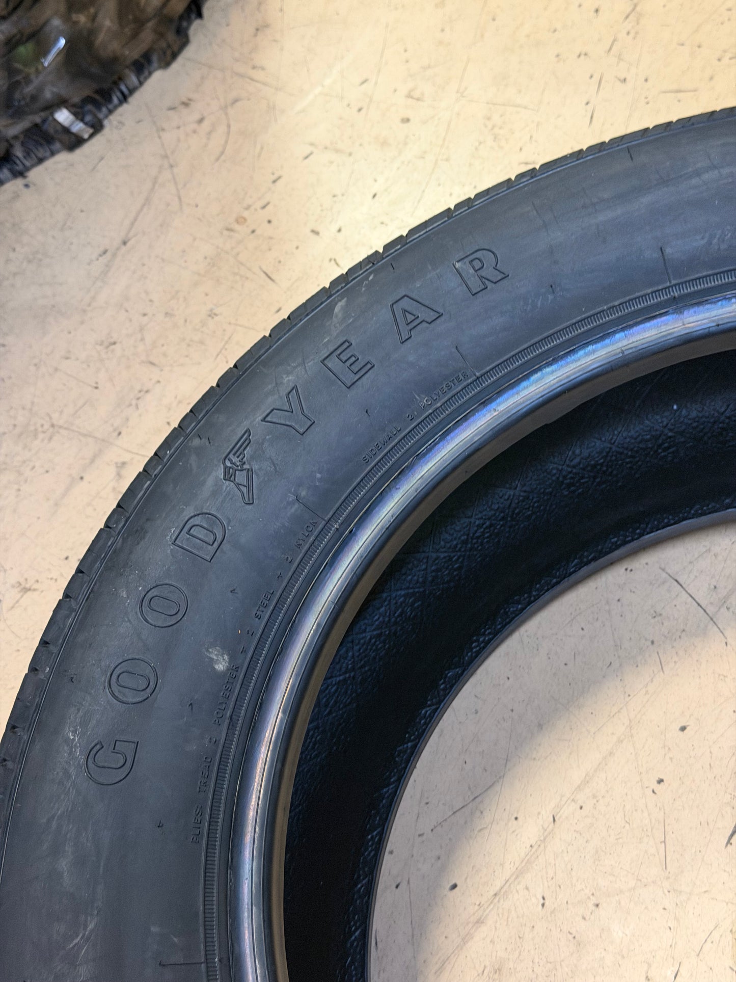 NOS GOODYEAR EAGLE RS-A POLICE BSW P 225 60 18 99W SL ALL SEASON TIRE 732312500