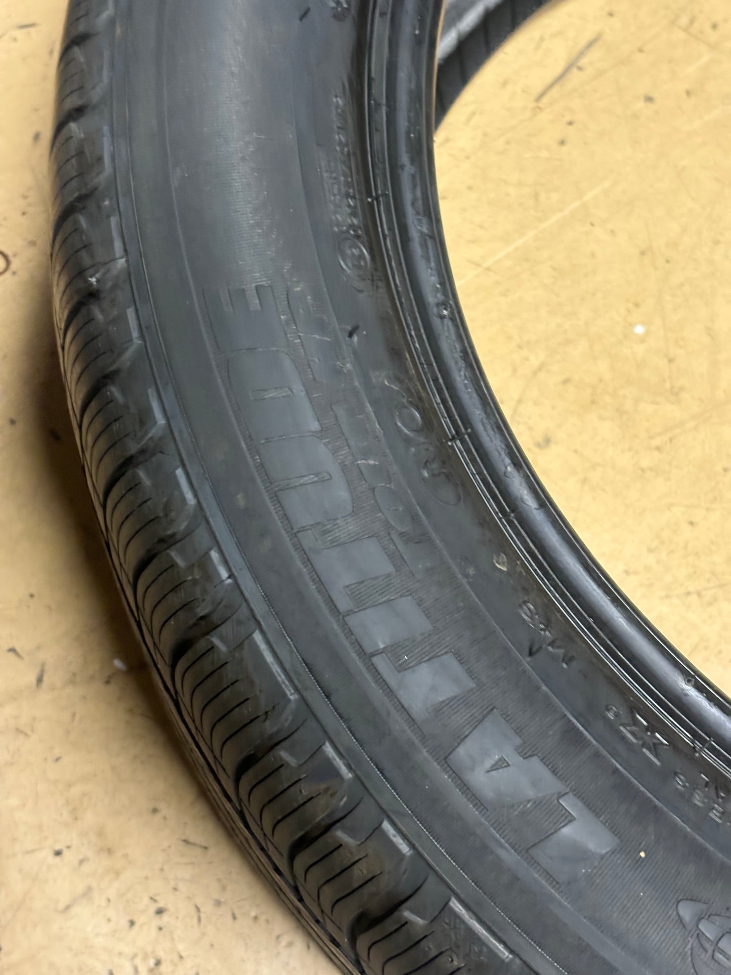 MICHELIN LATITUDE TOUR HP (NO) PORSCHE P 255 50 19 103V SL ALL SEASON TIRE 37853